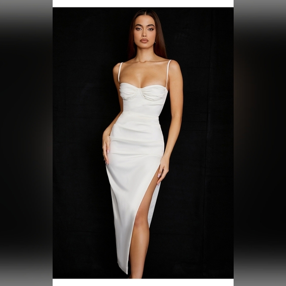 House of CB Dresses & Skirts - Ivory 'Flora' House of CB-small